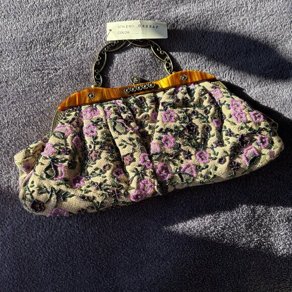 Vintage Beaded Floral Clutch Purse with Long Chain Strap -in Very Good Condition - Picture 1 of 9